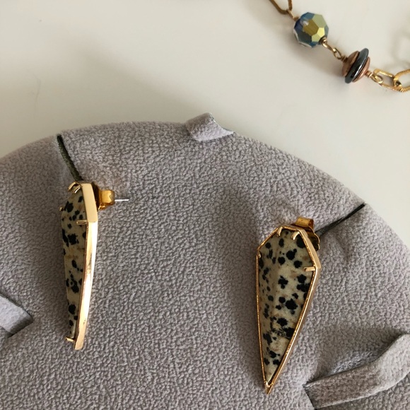 Neckless and earrings - Picture 4 of 4